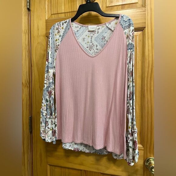 143 story by line up size M pink and printed wide sleeve flowy blouse - Picture 1 of 6